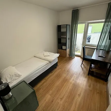 Am Gustav-luebcke Museum - Hbf *