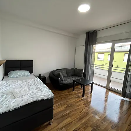 Am Gustav-luebcke Museum - Hbf *