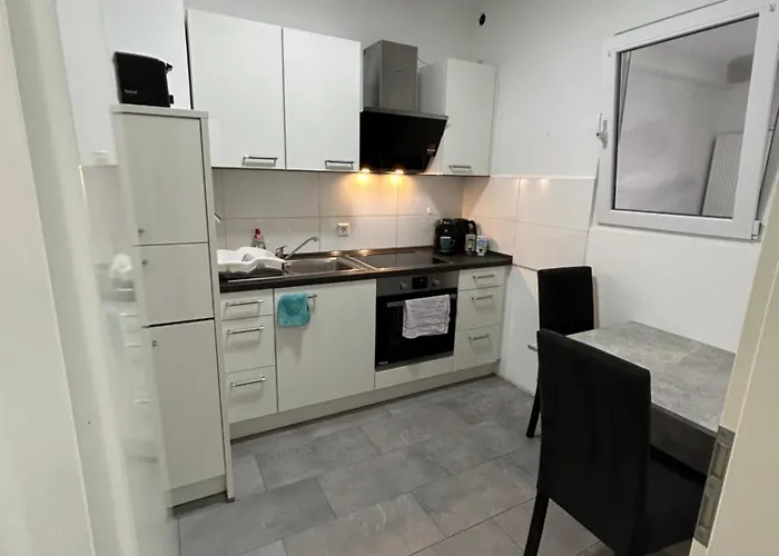 Am Gustav-luebcke Museum - Hbf *