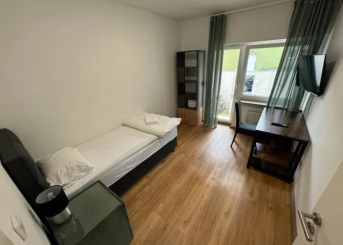 Am Gustav-luebcke Museum - Hbf *