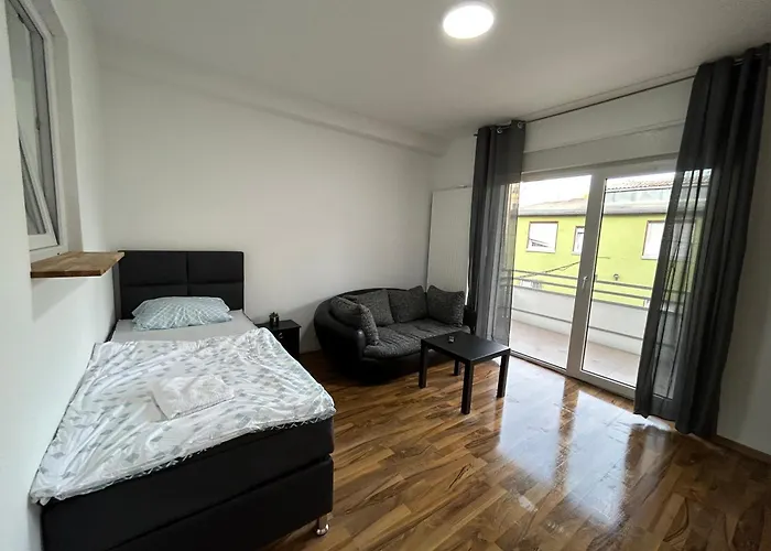 Am Gustav-luebcke Museum - Hbf *