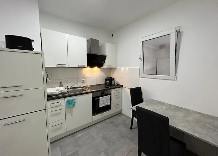 Am Gustav-luebcke Museum - Hbf